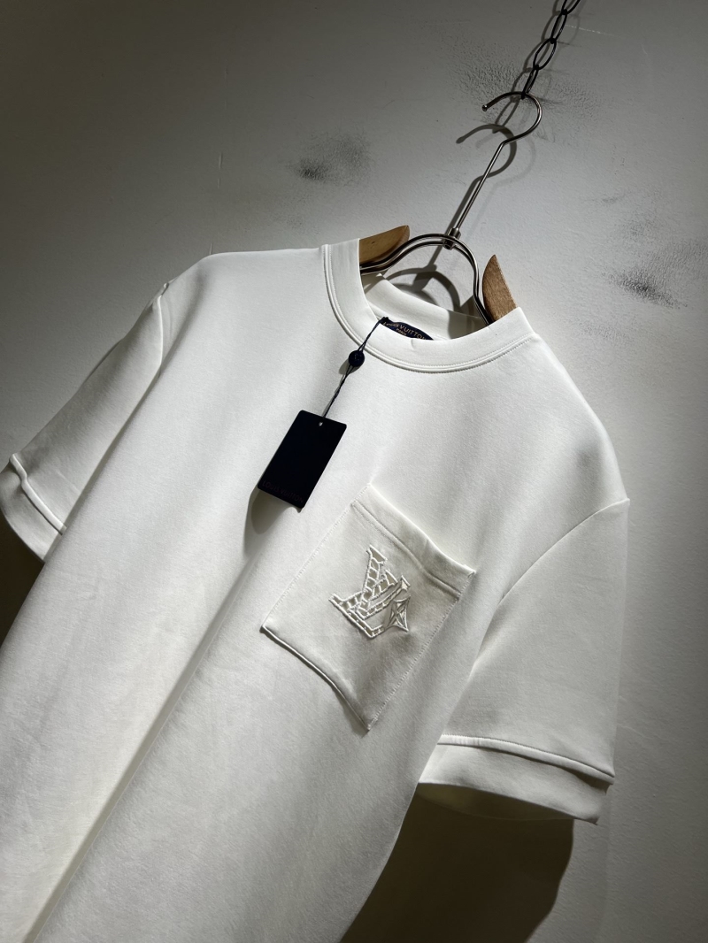 l0vis Vvtt0n t-shirt